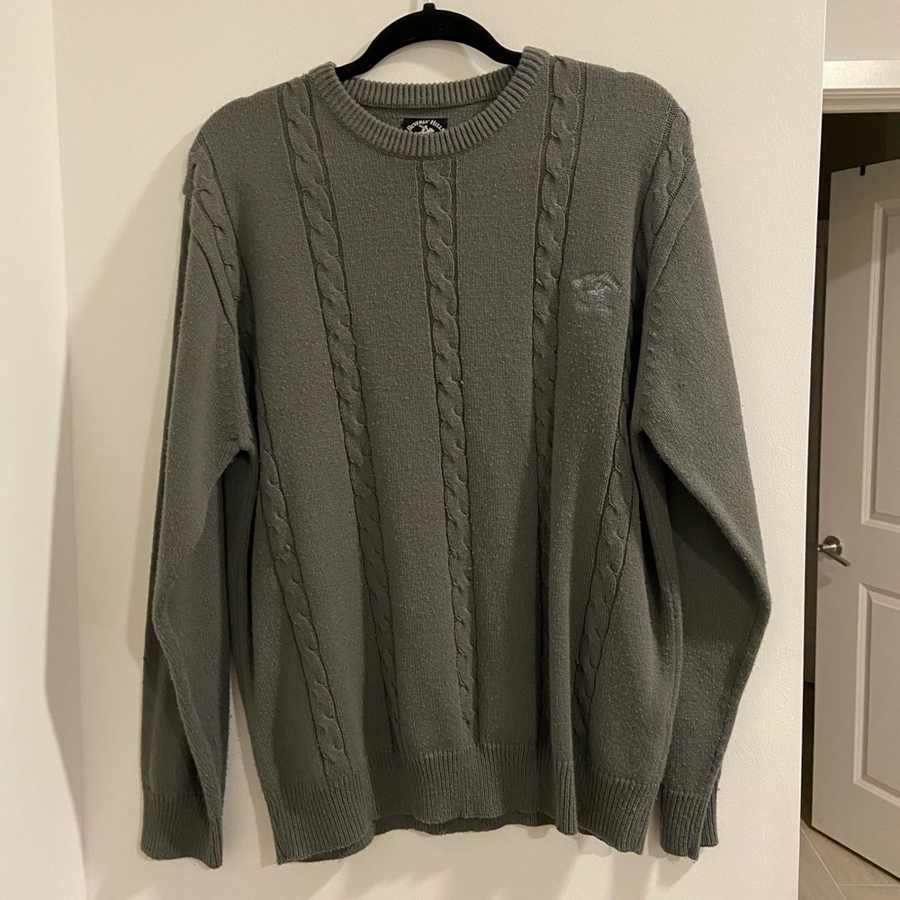 Men’s grey sweater